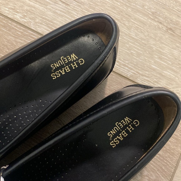 GH Bass - Classic Whitney Weejuns Size 9 - Picture 3 of 6